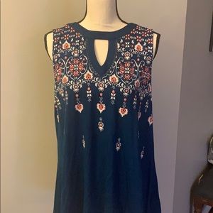 EUC Flowy Tank Top with Keyhole Neck